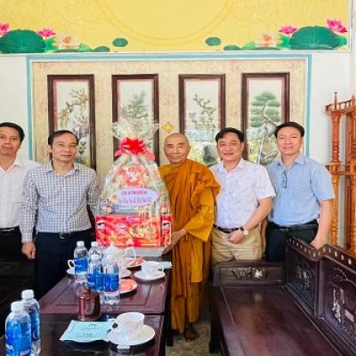 Công An Tỉnh Đồng Nai Chúc Mừng Phật Đản Tổ đình Quan Âm Tu Viện.